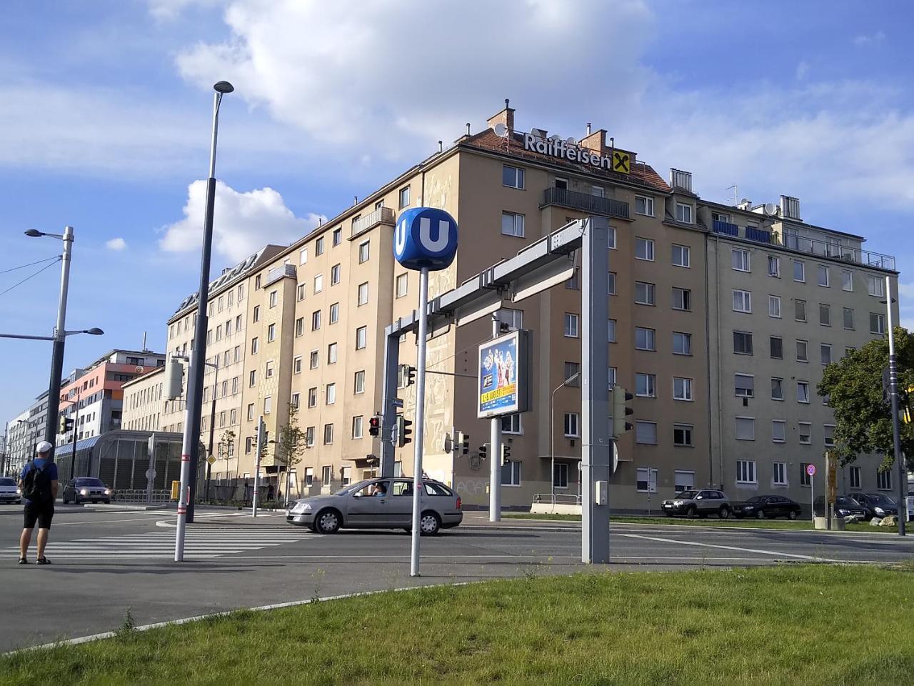 Apartment Paradies - U1 Station Altes Landgut Wien Eksteriør billede